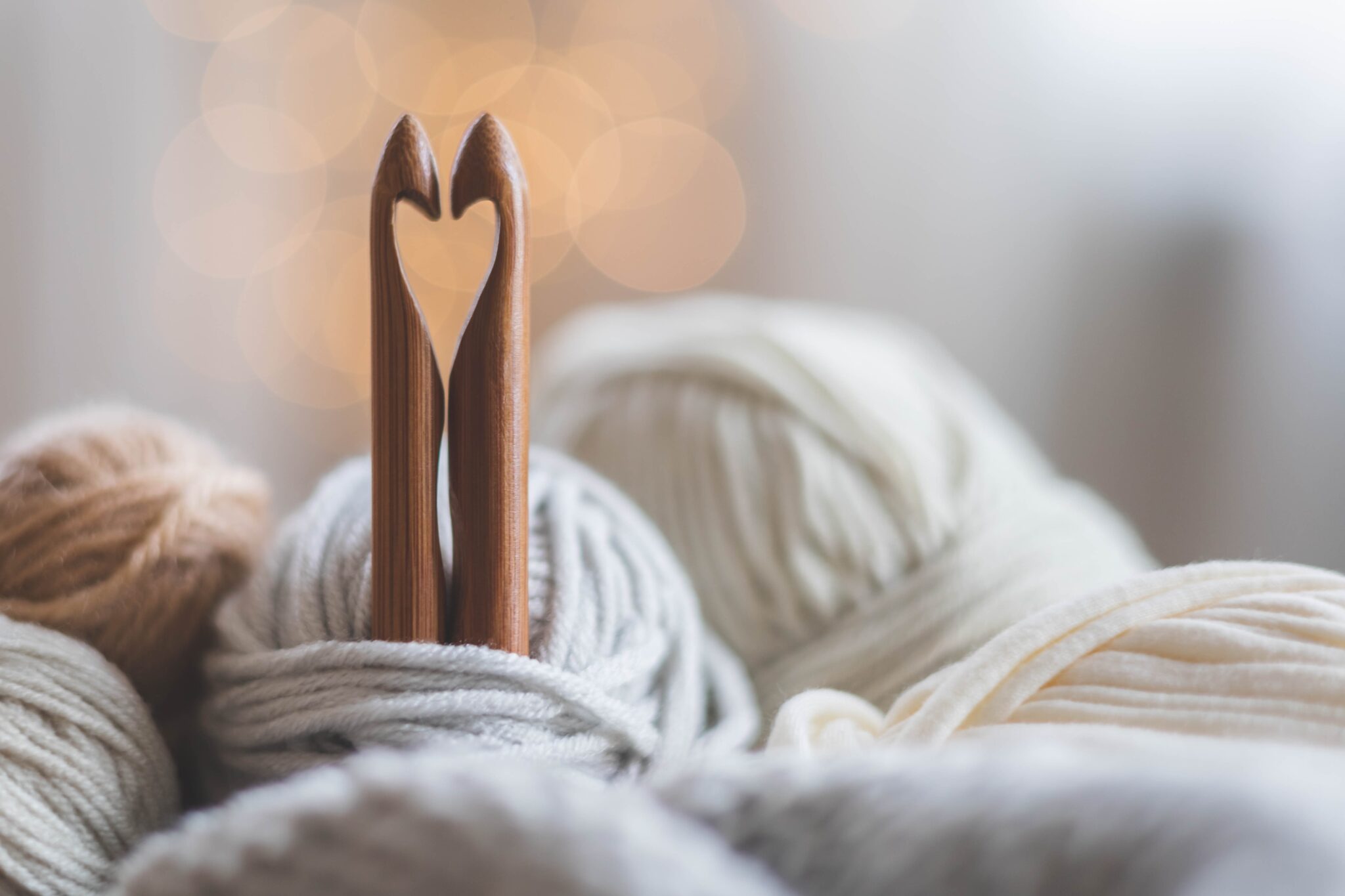 picture of crocheting needles and yarn